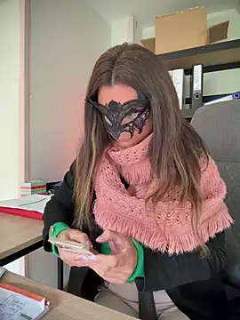 Loveblackzilla online show from 02/04/26, 12:44