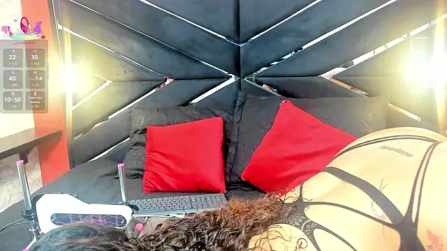 IVISBOUNCYASS online show from 11/04/25, 01:10