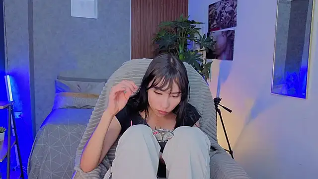 Snapshot of Miaa_Lee7 chatting on 05/23/26, 08:46 Miaa Lee7 online show from 05/23/26, 08:46