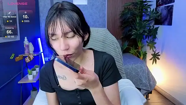 Snapshot of Miaa_Lee7 chatting on 05/26/26, 08:27 Miaa Lee7 online show from 05/26/26, 08:27