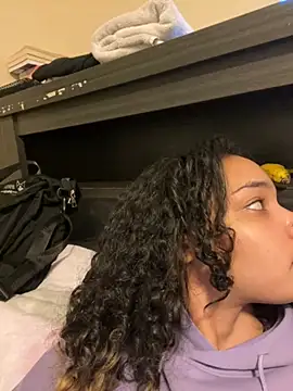 Snapshot of tastylolaaa chatting on 02/04/25, 12:08 tastylolaaa online show from 02/04/25, 12:08