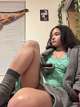 Snapshot of tastylolaaa chatting on 10/26/25, 10:43 tastylolaaa online show from 10/26/25, 10:43