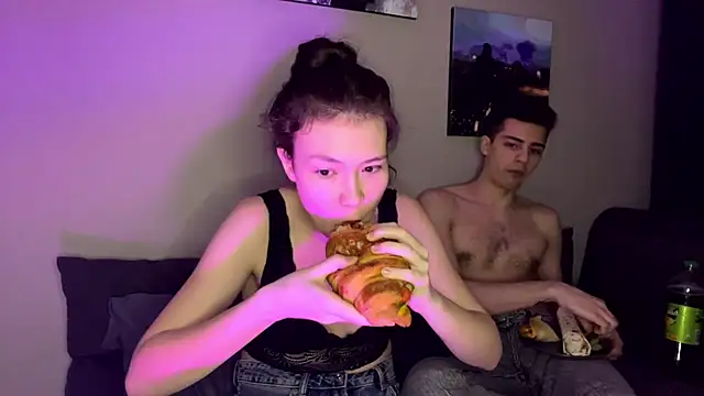 Tw1nFlame online show from 03/13/25, 06:16