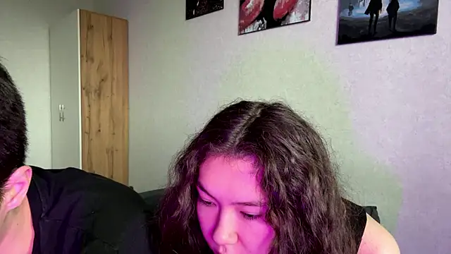 Tw1nFlame online show from 11/08/25, 10:26