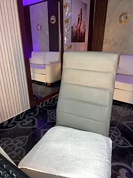 Madissonlove 1 online show from 04/07/26, 09:15