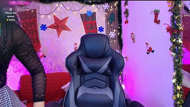 Cintiia Holmes online show from 12/19/25, 11:39