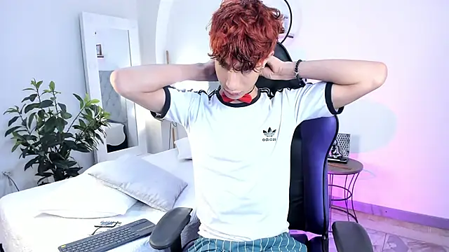 NovaaWheler online show from 02/21/25, 04:40