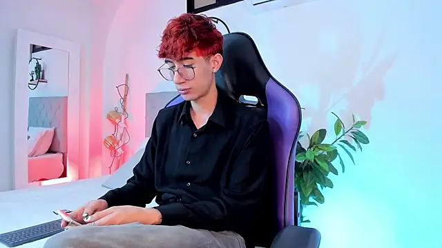 NovaaWheler online show from 03/03/25, 04:25