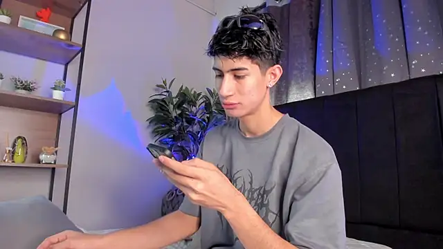 NovaaWheler online show from 03/04/26, 12:00