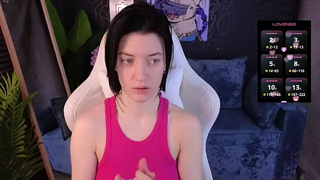 roxy riot  online show from 12/03/25, 01:24