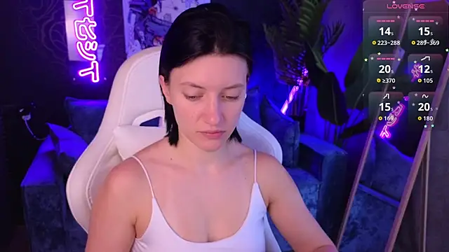 roxy riot  online show from 03/28/26, 01:27