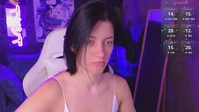 roxy riot  online show from 04/04/26, 01:26