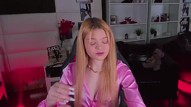 AdeleCartier online show from 02/25/25, 02:36