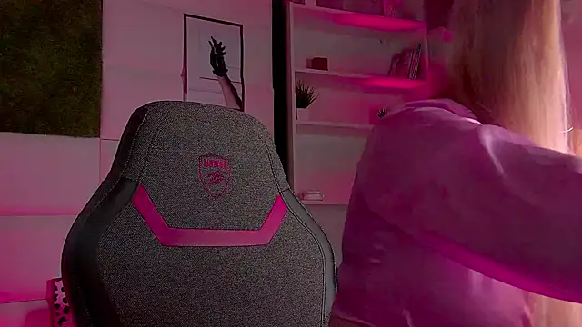 AdeleCartier online show from 03/03/25, 12:26