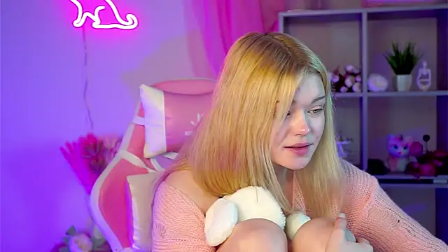 AdeleCartier online show from 03/22/25, 05:39