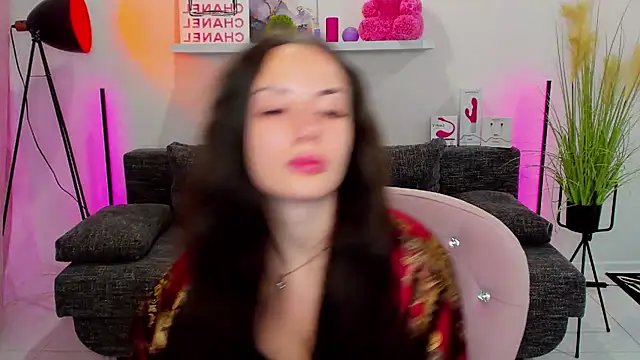 Snapshot of Suga_babe chatting on 03/17/25, 06:29 Suga babe online show from 03/17/25, 06:29