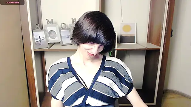  AngeliaFlow  online show from 10/16/25, 06:25