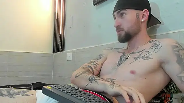 Luke davis01 online show from 02/11/25, 04:46