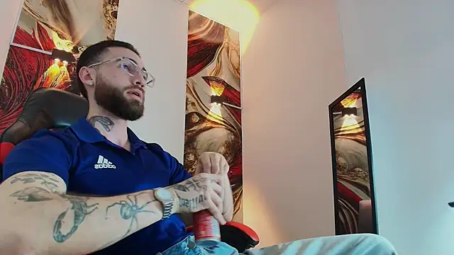 Luke davis01 online show from 11/07/25, 01:11