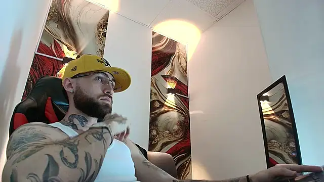 Luke davis01 online show from 01/14/26, 01:06