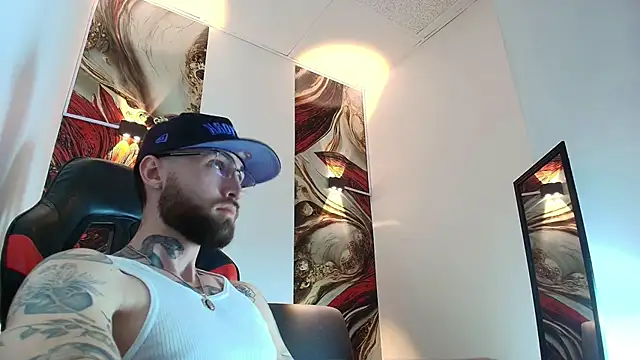 Luke davis01 online show from 01/15/26, 01:05