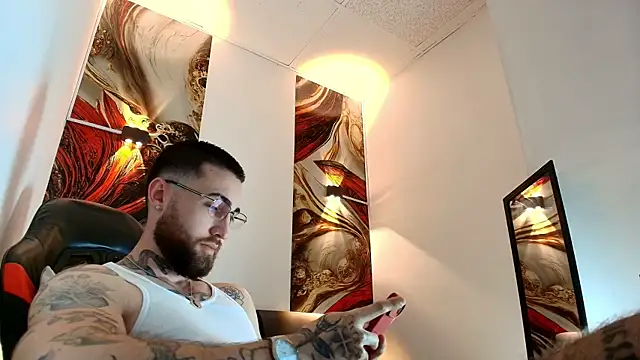 Luke davis01 online show from 04/06/26, 01:01