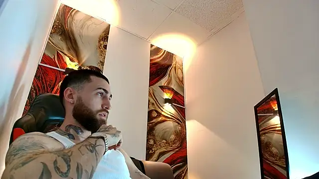 Luke davis01 online show from 04/21/26, 01:06