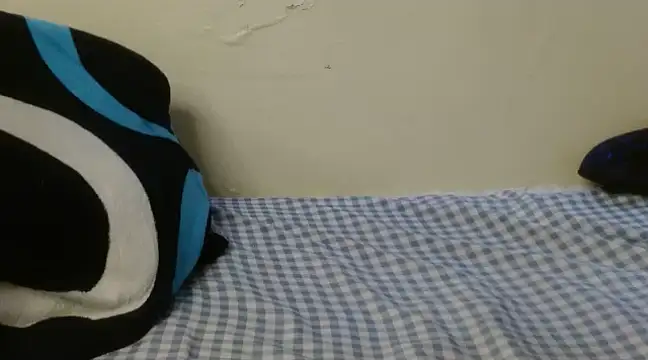 Snapshot of SweetLeona chatting on 03/17/25, 12:25 SweetLeona online show from 03/17/25, 12:25