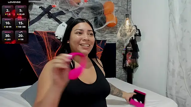 Sophia Brunett online show from 10/28/25, 12:09