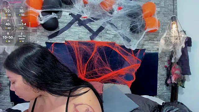 Sophia Brunett online show from 10/31/25, 11:55