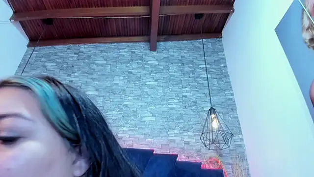 Sophia Brunett online show from 04/10/26, 11:48