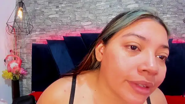 Sophia Brunett online show from 04/15/26, 12:01