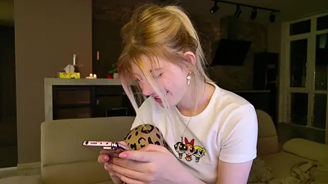 Bella amory online show from 03/06/25, 11:09