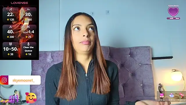 Skye Moore online show from 10/17/25, 07:05