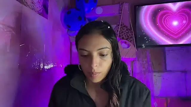 Skye Moore online show from 07/11/26, 12:30