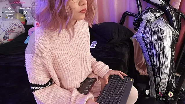 NataliaNovak online show from 10/28/25, 09:06