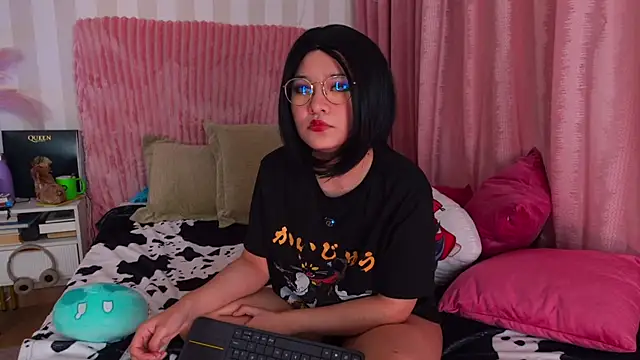 Snapshot of NataliaNovak chatting on 05/08/26, 12:54 NataliaNovak online show from 05/08/26, 12:54