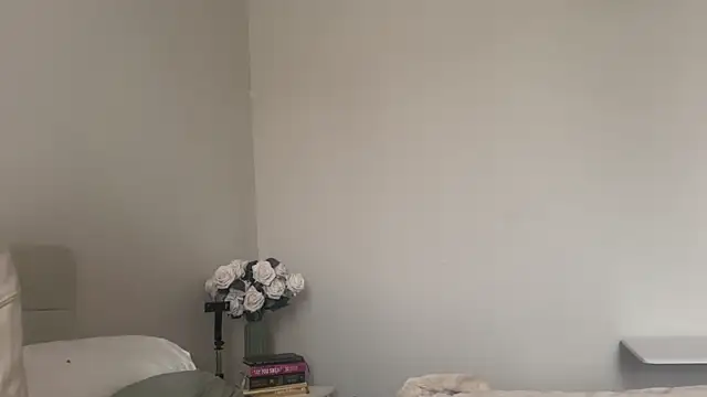 skyejde online show from 10/31/25, 09:32