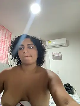 Snapshot of Tana_latin chatting on 05/23/26, 01:11 Tana latin online show from 05/23/26, 01:11
