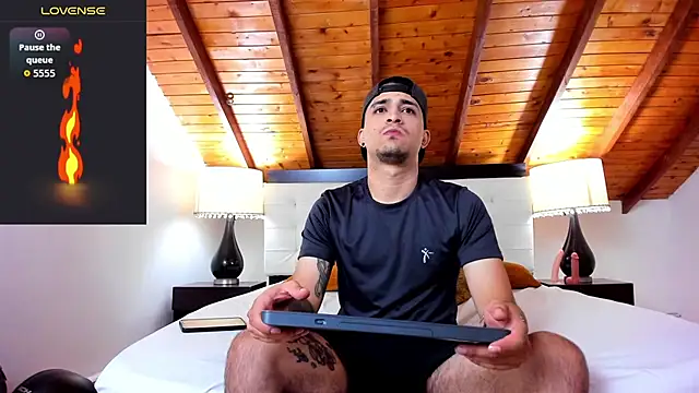 Sebastian Berne online show from 10/15/25, 07:36