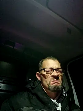 Snapshot of Gncastc23 chatting on 09/11/25, 09:15 Gncastc23 online show from 09/11/25, 09:15