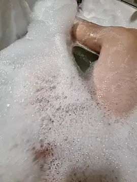 Snapshot of Gncastc23 chatting on 10/11/25, 04:38 Gncastc23 online show from 10/11/25, 04:38