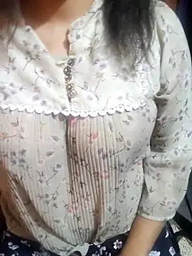 Snapshot of Your_cutiepie_ chatting on 02/21/25, 10:07 Your cutiepie online show from 02/21/25, 10:07