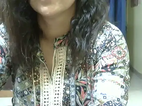 Snapshot of Your_cutiepie_ chatting on 10/10/25, 06:51 Your cutiepie online show from 10/10/25, 06:51