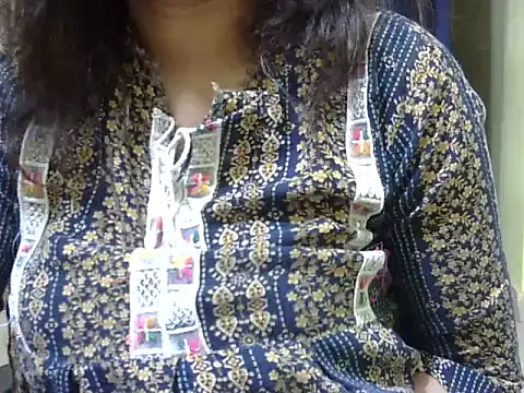 Snapshot of Your_cutiepie_ chatting on 10/13/25, 04:51 Your cutiepie online show from 10/13/25, 04:51