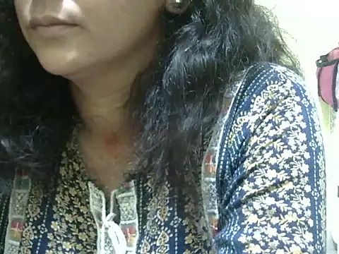 Snapshot of Your_cutiepie_ chatting on 10/22/25, 06:29 Your cutiepie online show from 10/22/25, 06:29