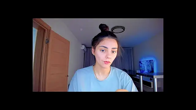 EmiliaZen online show from 11/22/25, 02:49