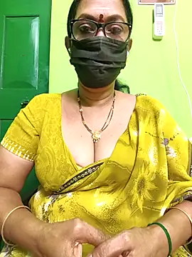 Snapshot of niiveditha chatting on 02/26/25, 01:41 niiveditha online show from 02/26/25, 01:41