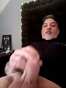 Snapshot of Sexyguycumming chatting on 03/17/25, 01:39 Sexyguycumming online show from 03/17/25, 01:39