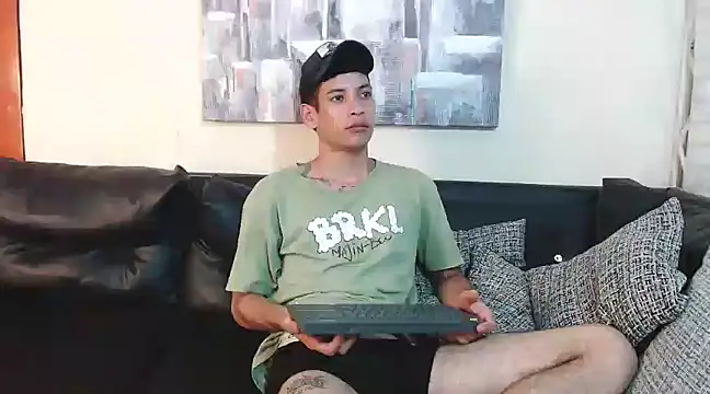 Snapshot of biigjhonny chatting on 02/17/25, 10:03 biigjhonny online show from 02/17/25, 10:03